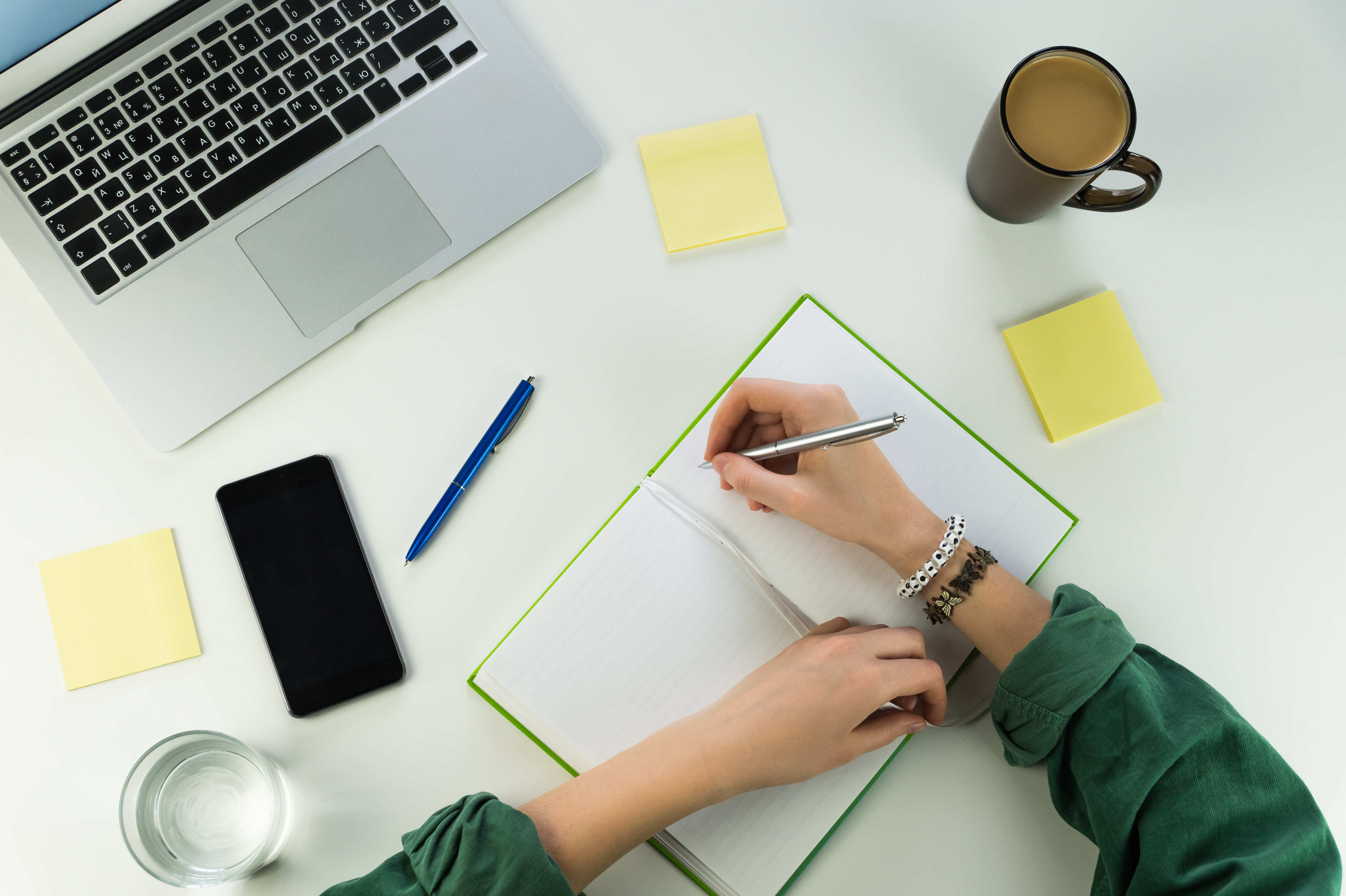 PDF文档提取图片素材，一分钟就能学会的教程