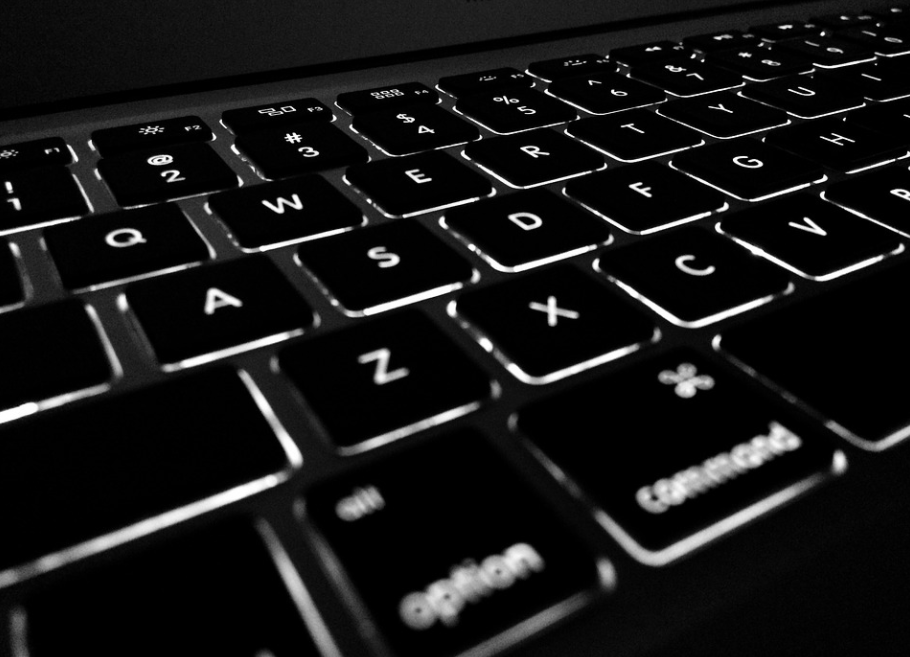 高级PDF编辑器下载PDF文档图片的方法是什么？