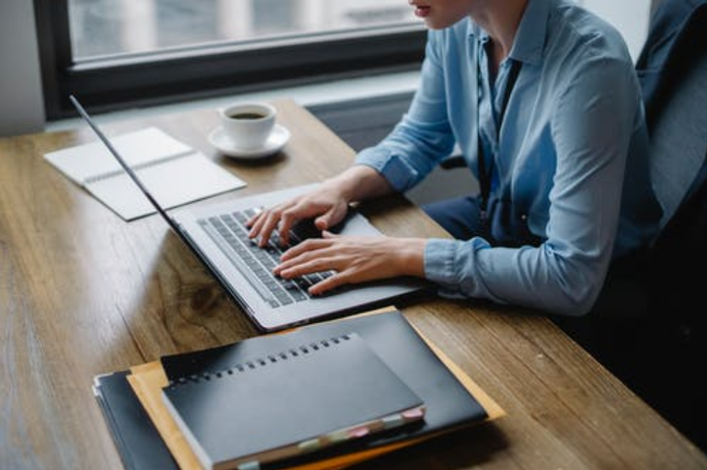 如何免费在线压缩pdf文件？高级PDF编辑器如何下载安装？