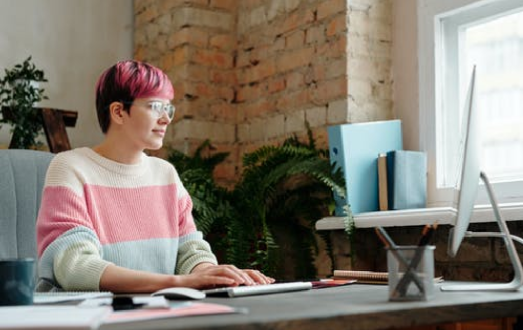 高级PDF编辑器免费将pdf转换成word的操作方法是什么？