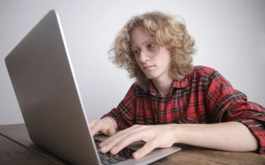 怎么免费将pdf转换成word？以高级PDF编辑器为例给大家介绍一下