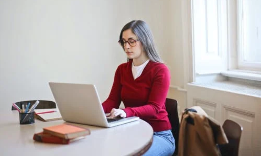 jpg转换成pdf免费软件使用效果如何？高级PDF编辑器怎么用？