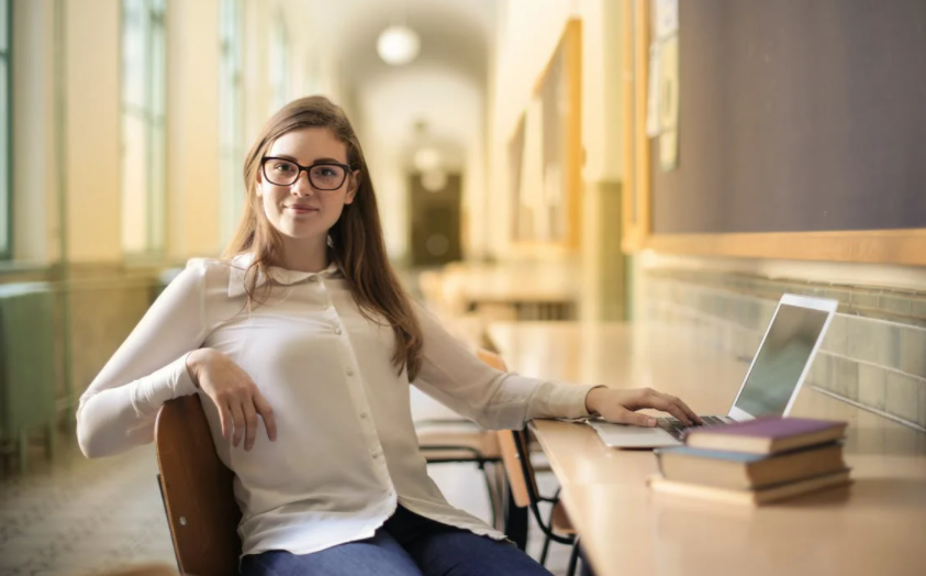 怎么将pdf转换成word？高级PDF编辑器好用吗？