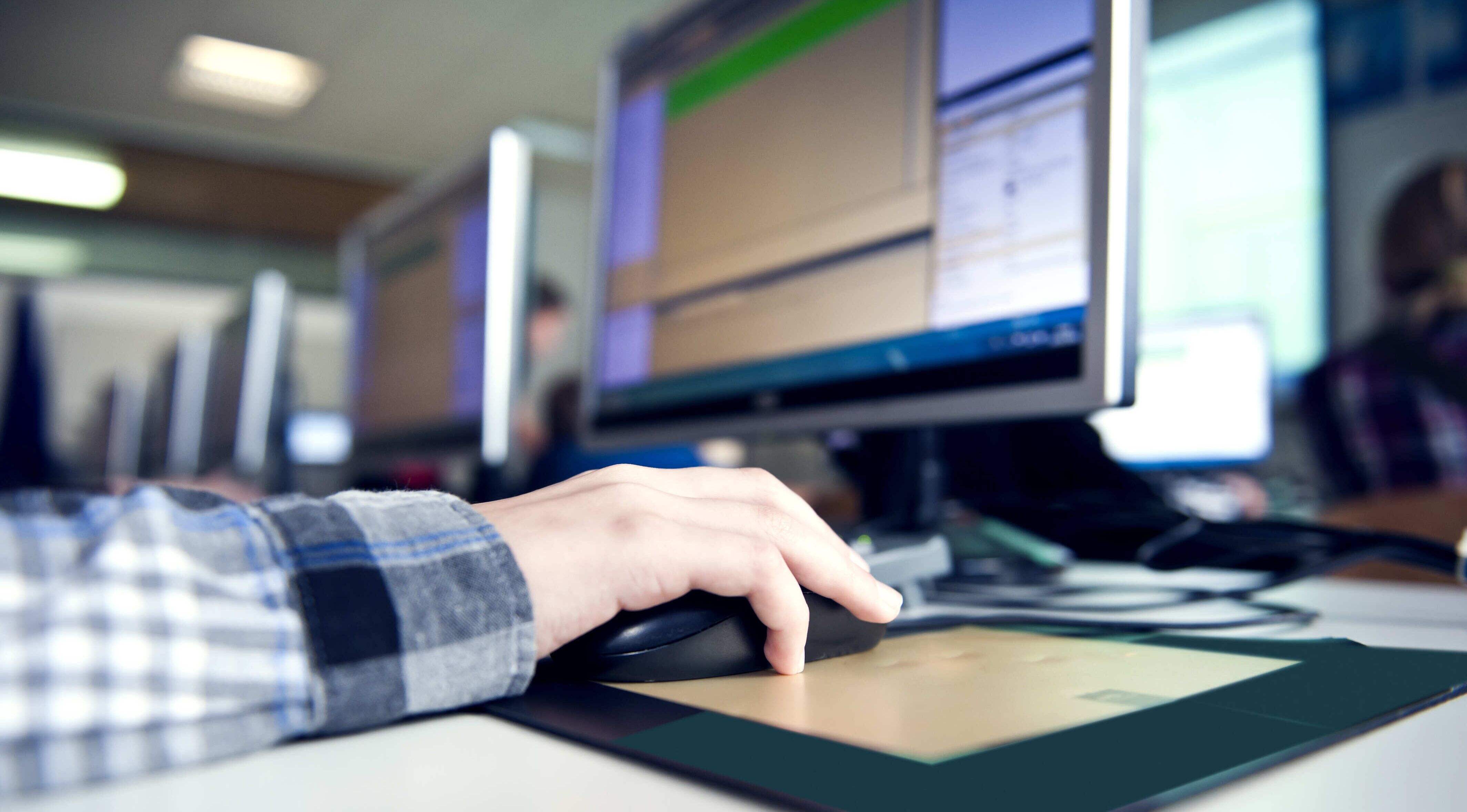 pdf转jpg免费版软件哪一款好？高级PDF编辑器是专业的pdf文档管理工具